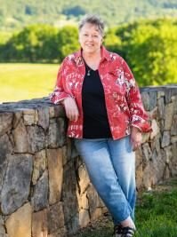 Diane Helentjaris Reignites a Forgotten Woman’s Extraordinary Story in Ivy in America, the Second book in Her Ivy Series